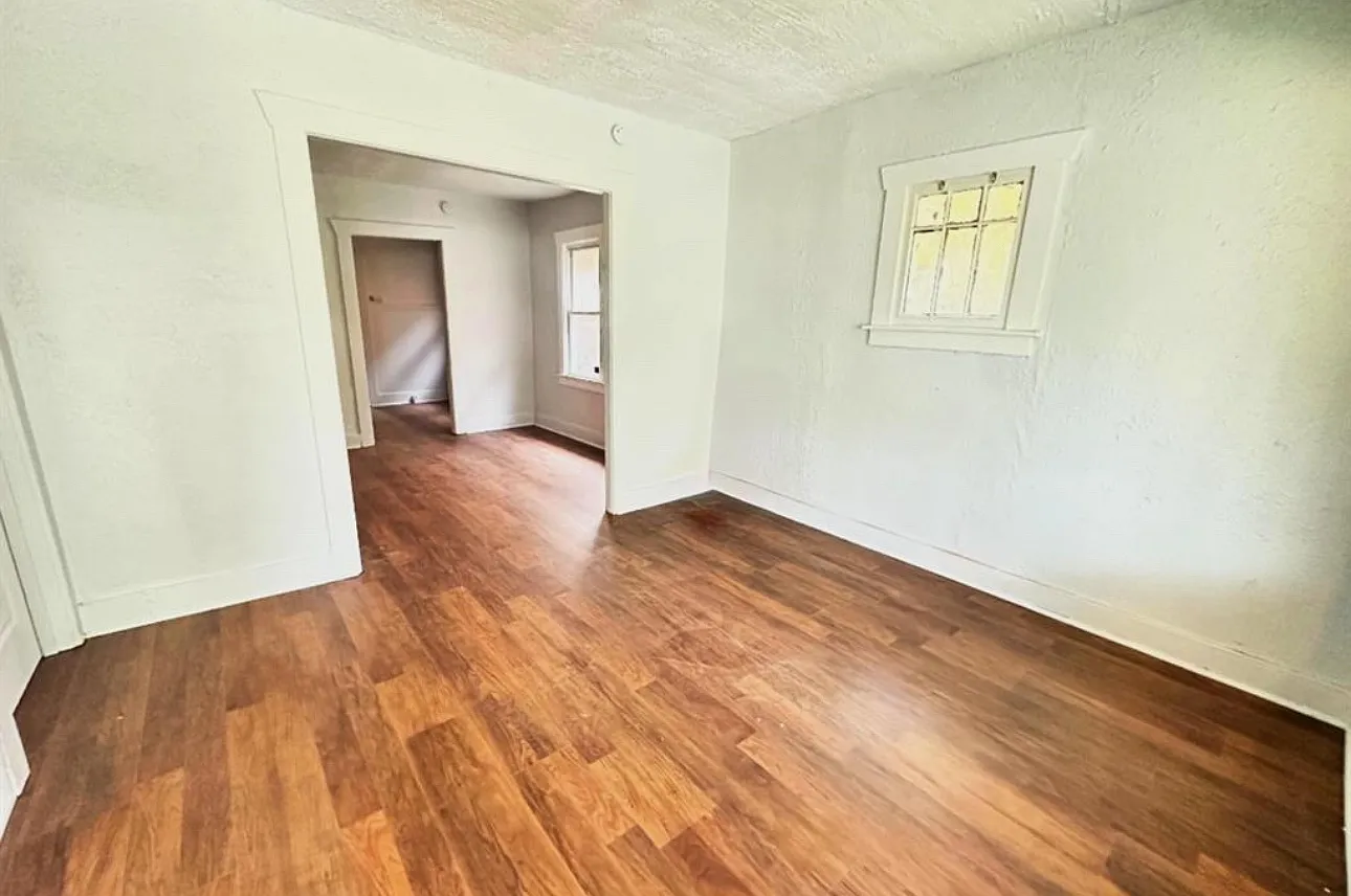 15844 Wildemere St — Photo 2