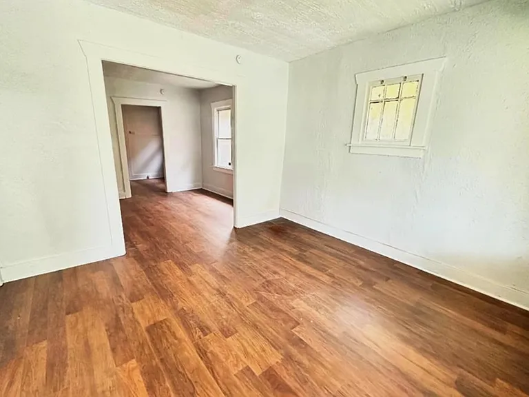 15844 Wildemere St — Photo 2