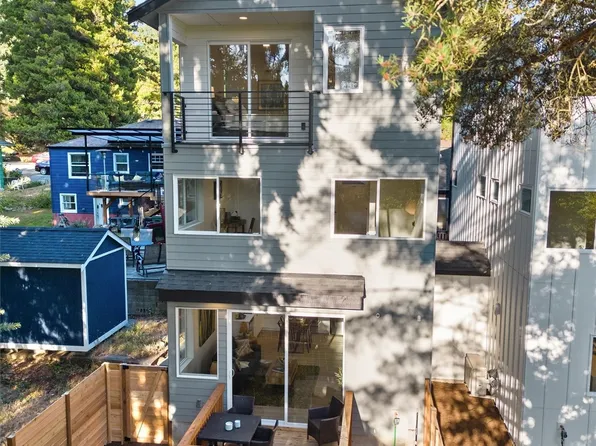 11533 38th Avenue NE, Seattle, WA 98125