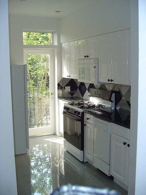 1st image of 260 4th Ave #5
