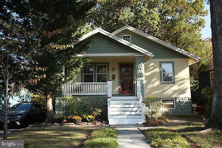 1st image of 625 Elm Ave