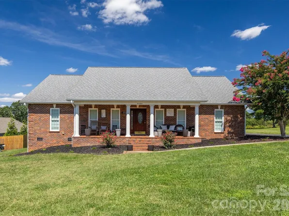 2553 Genes Loop, Morganton, NC 28655