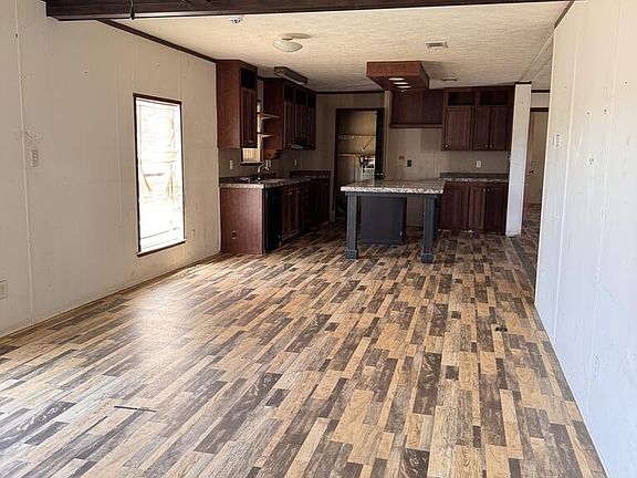 4th image of 1500 30th St
