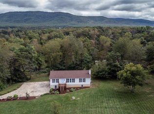 105 Point Lookout Rd, Crimora, VA 24431
