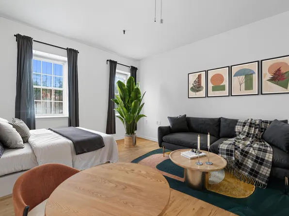 227 Christopher Columbus Drive image 6 of 20