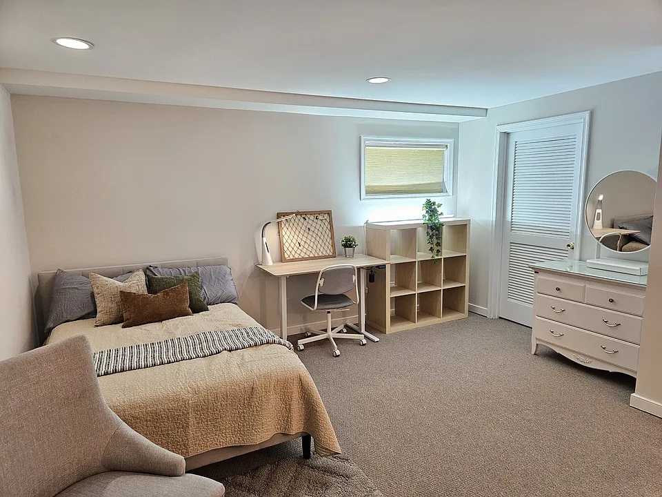 4 Maple Ave #1