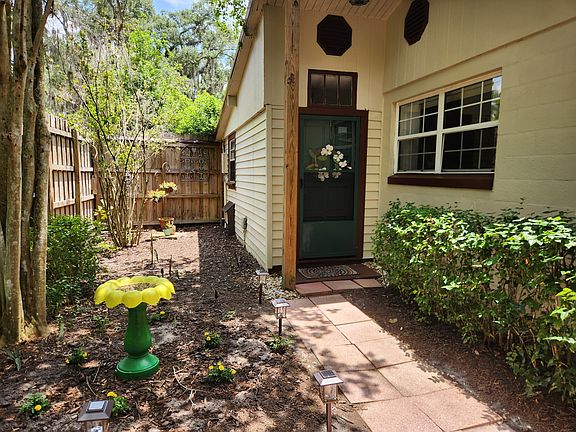 Front entrance with courtyard.