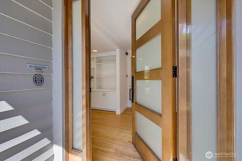 2nd image of 8510 SE 72nd Street