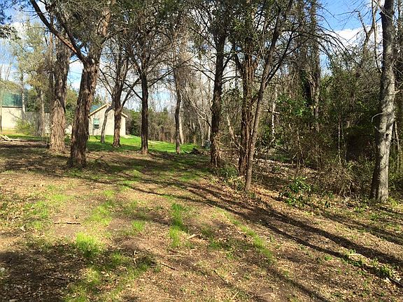 4th image of 2605 Forest Park Dr