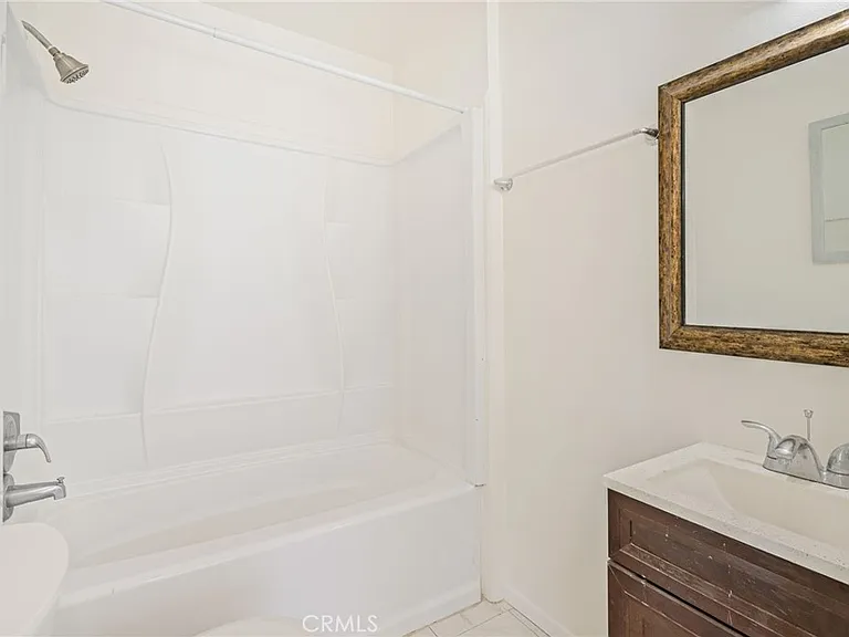 636 NW Pioneer Dr #1 — Photo 18