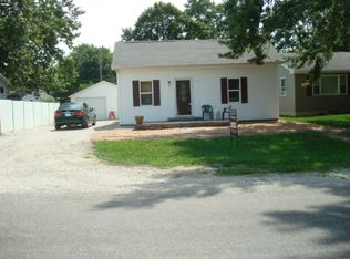 233 W Dunn St, Macon, IL 62544
