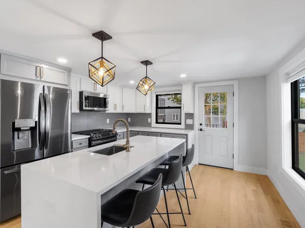 1069 Washington St #1, Dorchester Center, MA 02124