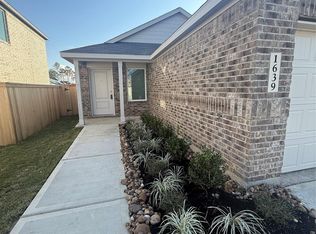 1639 Golden Iris Dr, Crosby, TX 77532