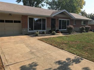 8900 Fox Park Dr, Saint Louis, MO