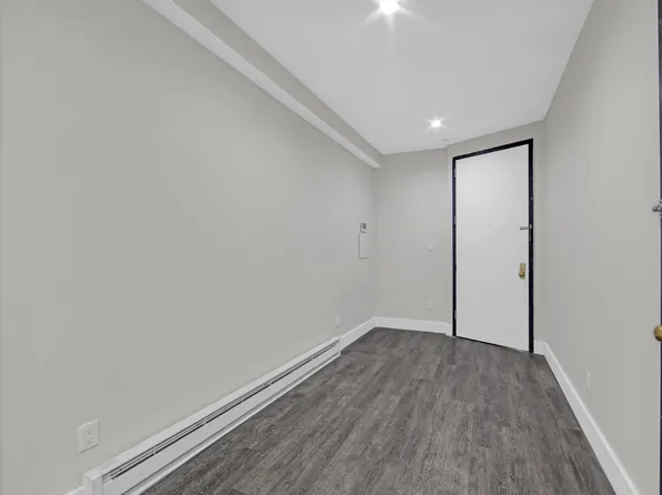 1142 Lafayette Avenue image 5 of 13