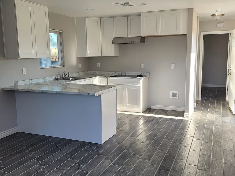 1424 Harding Ct #2 — Photo 8