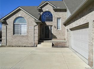 20823 Gill Rd, Farmington Hills, MI 48335