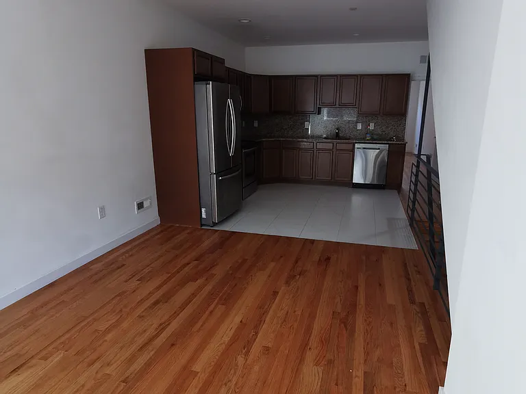 521 N 34th St #A — Photo 17