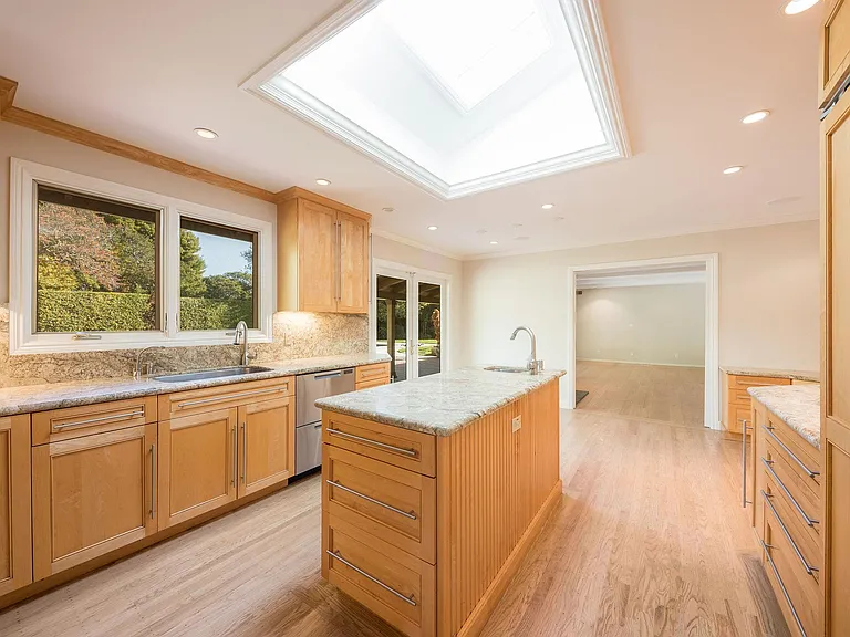 30 Knightwood Ln — Photo 11