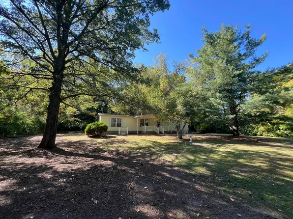 974 Irish Rd, Dundee, MI 48131