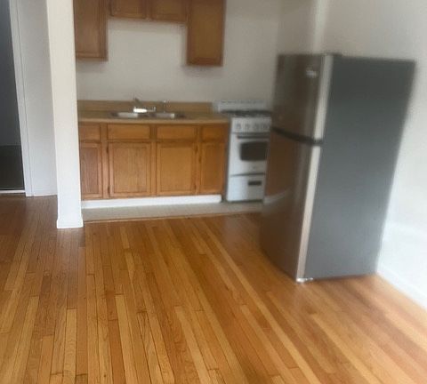 3rd image of 5412 W Ferdinand St APT 12