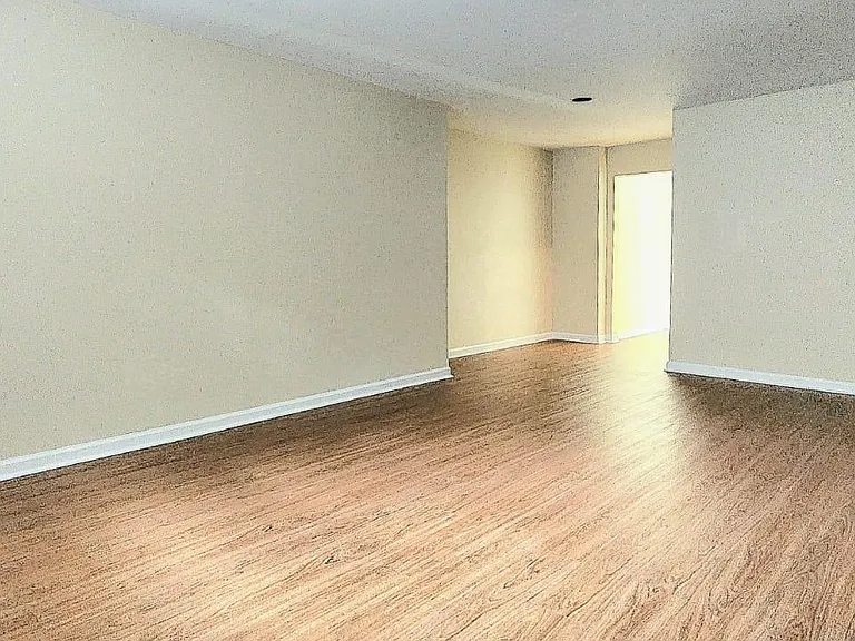 11165 Wilshire Chase Dr — Photo 35