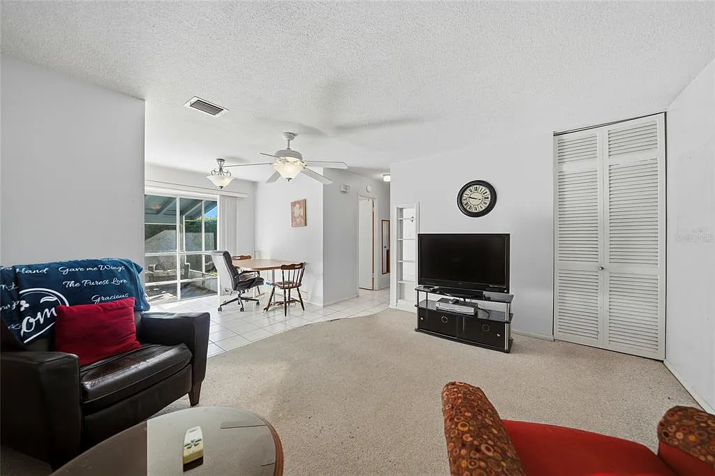 2 bed, 836 sqft, $1,400 — Photo 4