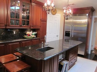 41 Centerville Rd, Holmdel, NJ 07733