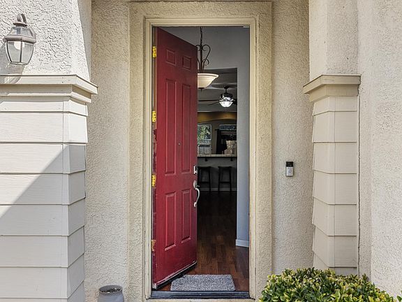 4th image of 1317 Derby Dr