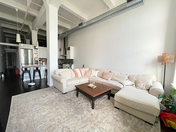 3rd image of 728 Market St Unit 402