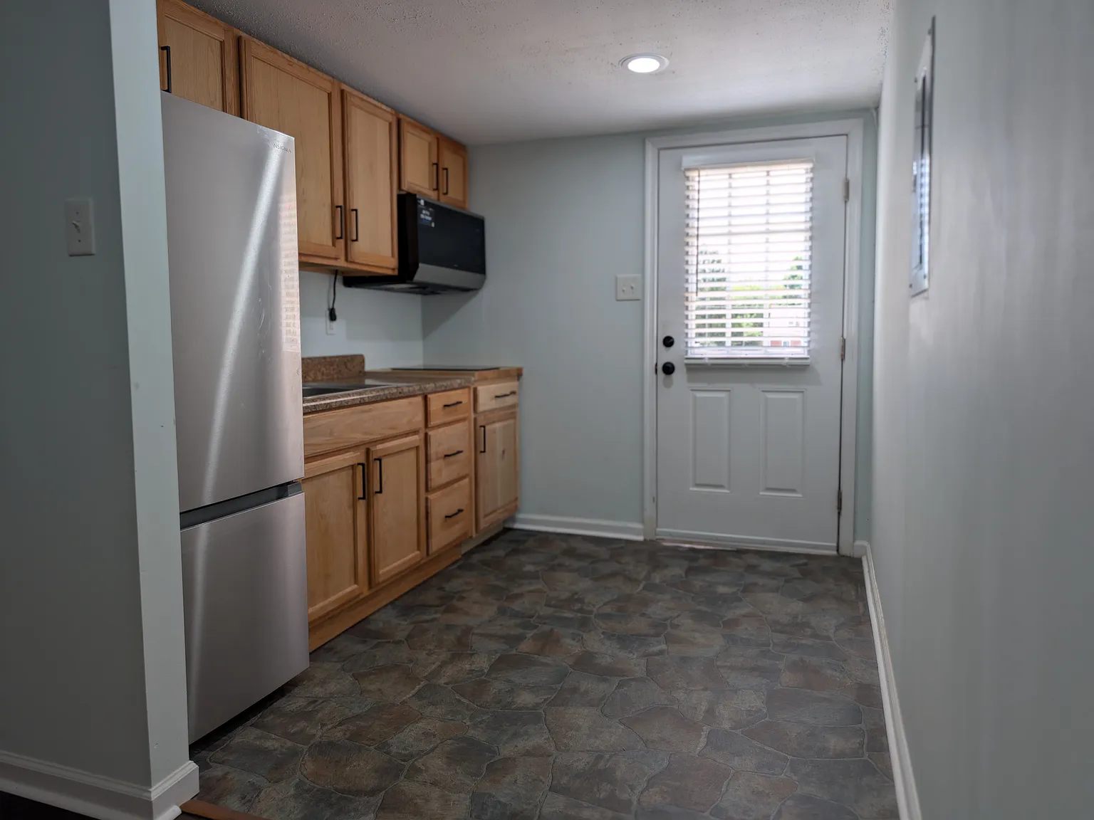 1 bed, 780 sqft, $1,350 — Photo 4