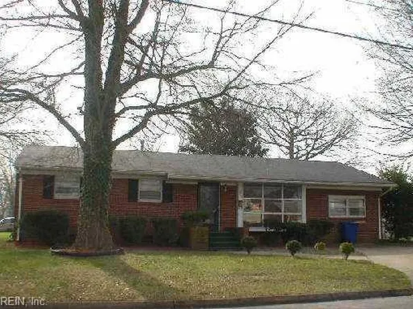 710 Hemlock Rd, Newport News, VA 23601