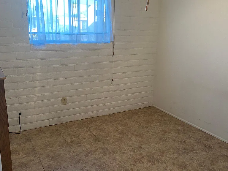1021 W Edgewater Dr — Photo 8