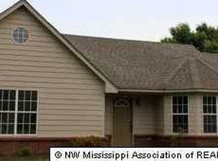 6690 Pleasant Acres Dr, Olive Branch, MS 38654