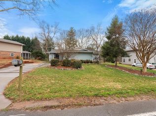 907 Davenport Rd, Simpsonville, SC 29680