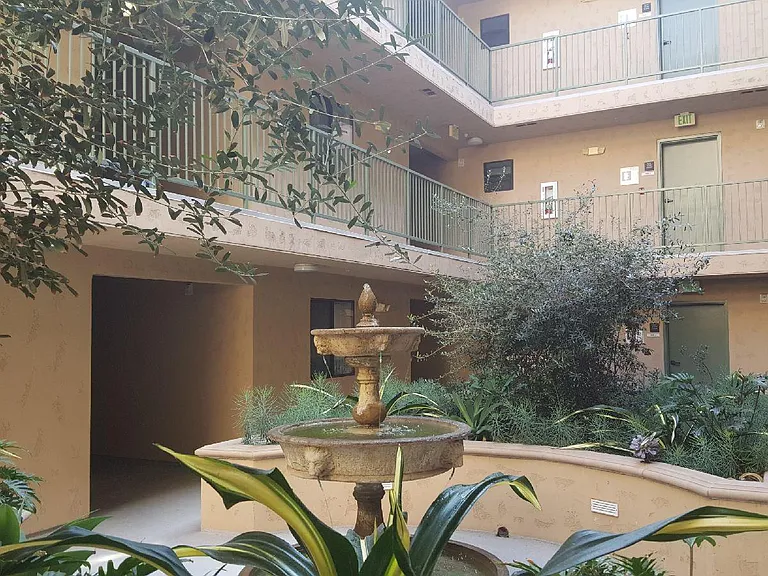 Vinton Villas — Photo 4