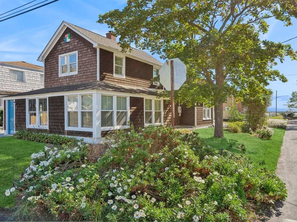 57 Front St, South Jamesport, NY 11970