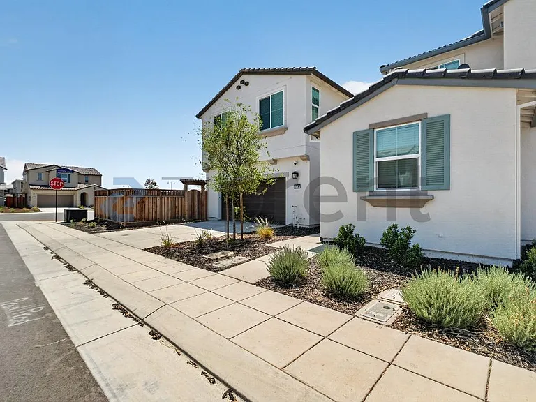 1518 N Central Pkwy #ADU — Photo 3