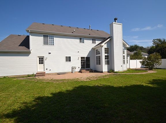 3rd image of 7542 Clarewood Ln