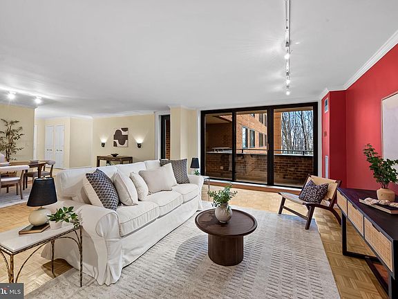 4th image of 111 Hamlet Hill Rd Unit 406