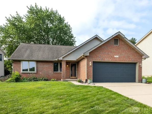 2749 Walnut Ridge Dr, Troy, OH 45373