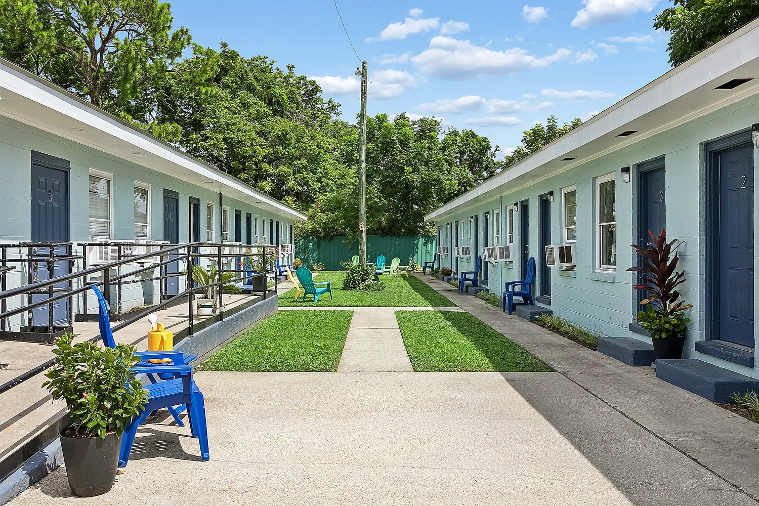 Studio, 350 sqft, $975 — Photo 2