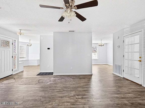 5th image of 8508 LONG MEADOW Court
