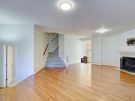 2nd image of 3941 Sea Bream Ct
