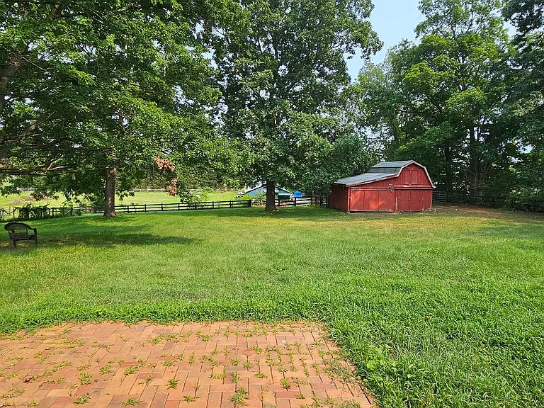 10109 Lees Mill Rd — Photo 25