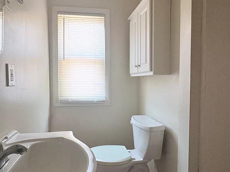 300-302 Lexington St #1 — Photo 5