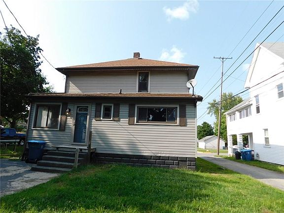 2nd image of 215 E Water St
