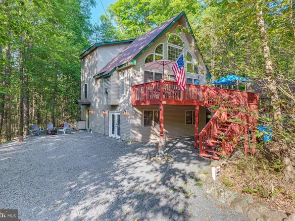 145 Paxinos Dr, Pocono Lake, PA 18347