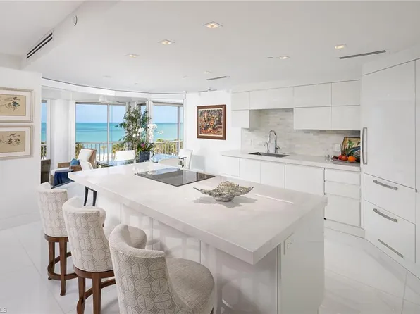 8111 Bay Colony DR #302, NAPLES, FL 34108