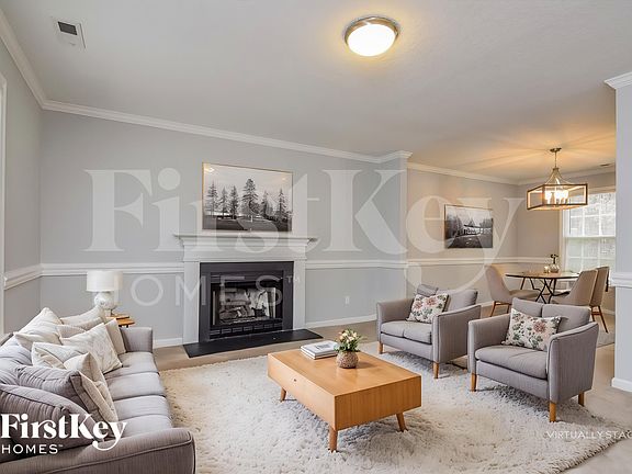 4th image of 7402 Claymont Dr